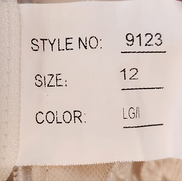 Allure Bridals 9123. Elegant Cream Lace Wedding Dress. Sz 12 - Picture 5 of 7